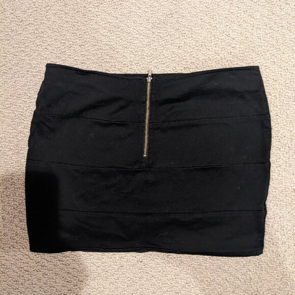 Volcom mini skirt - Picture 2 of 2